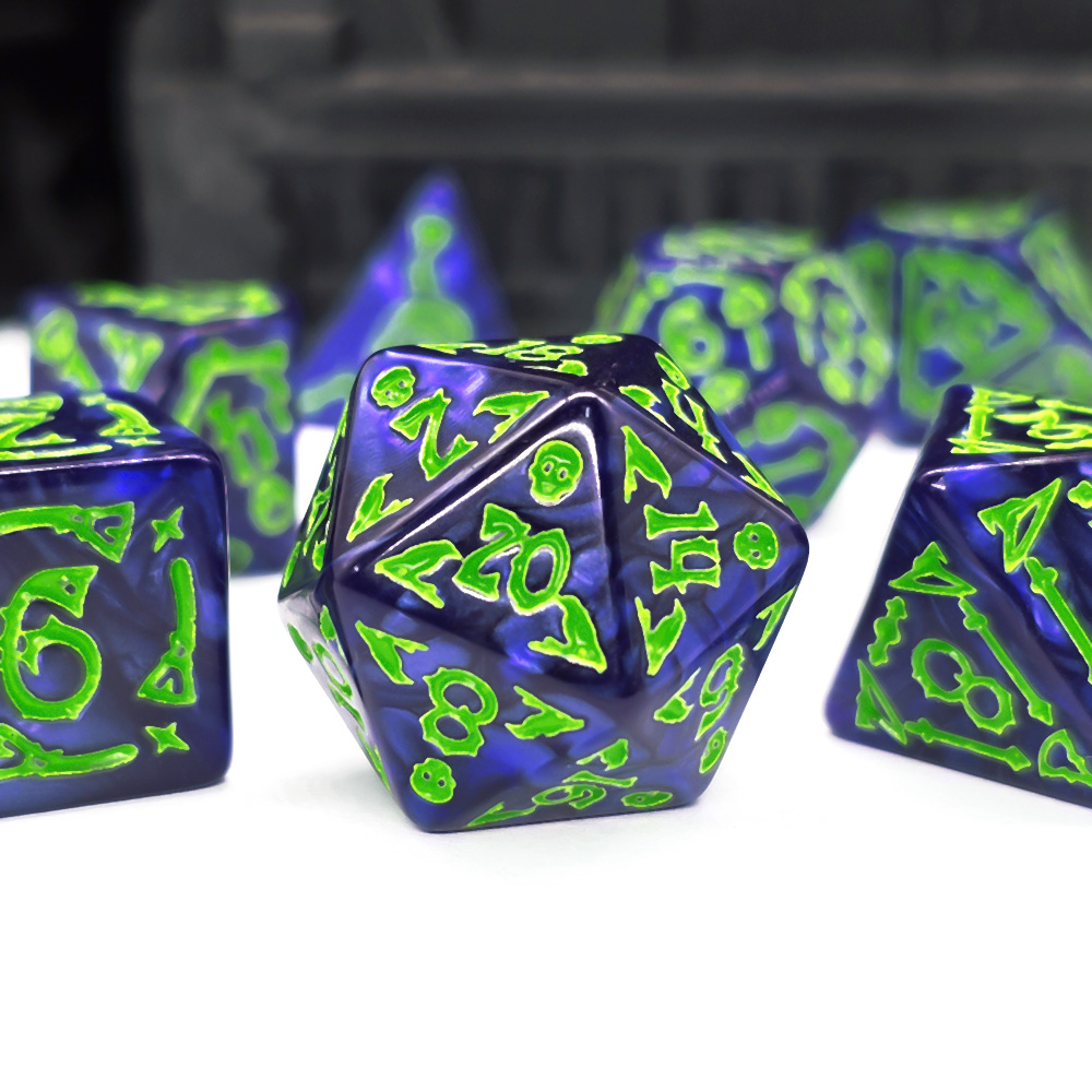 Cthulhu Dark Blue & Neon Green – Gaming Set Accessories Bewertung und Preis