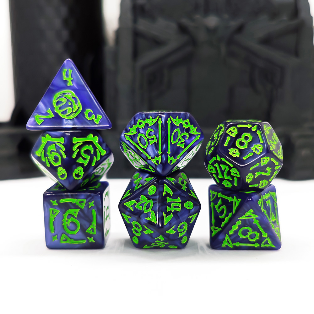 Cthulhu Dark Blue & Neon Green – Gaming Set Accessories Bewertung und Preis
